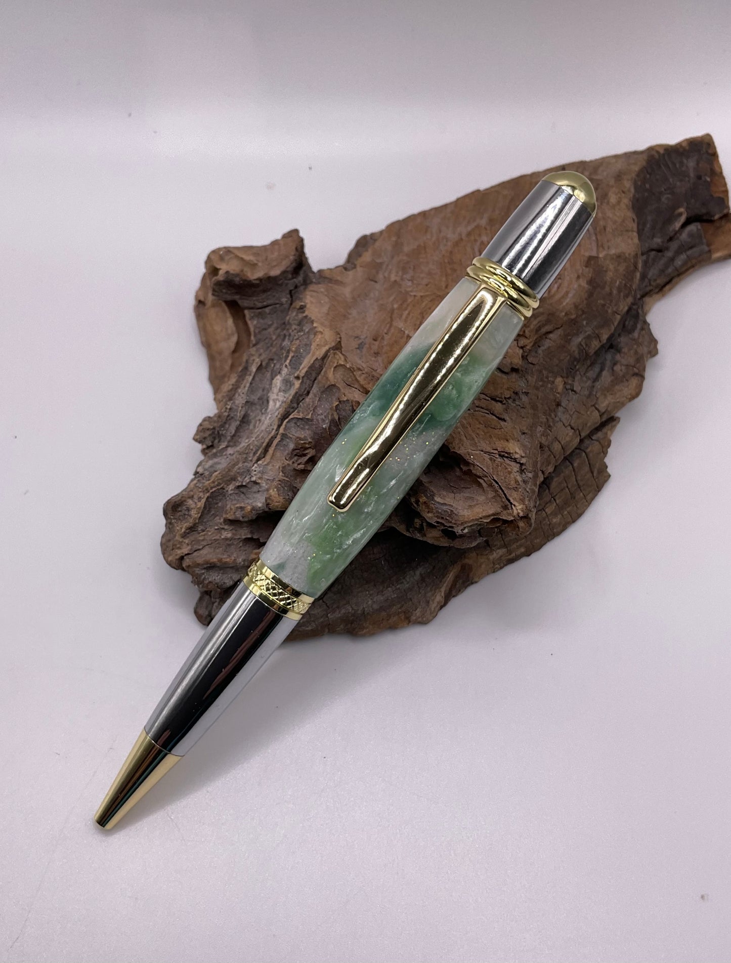 Monarch Twist Ink Pen in Chrome & Gold 1155