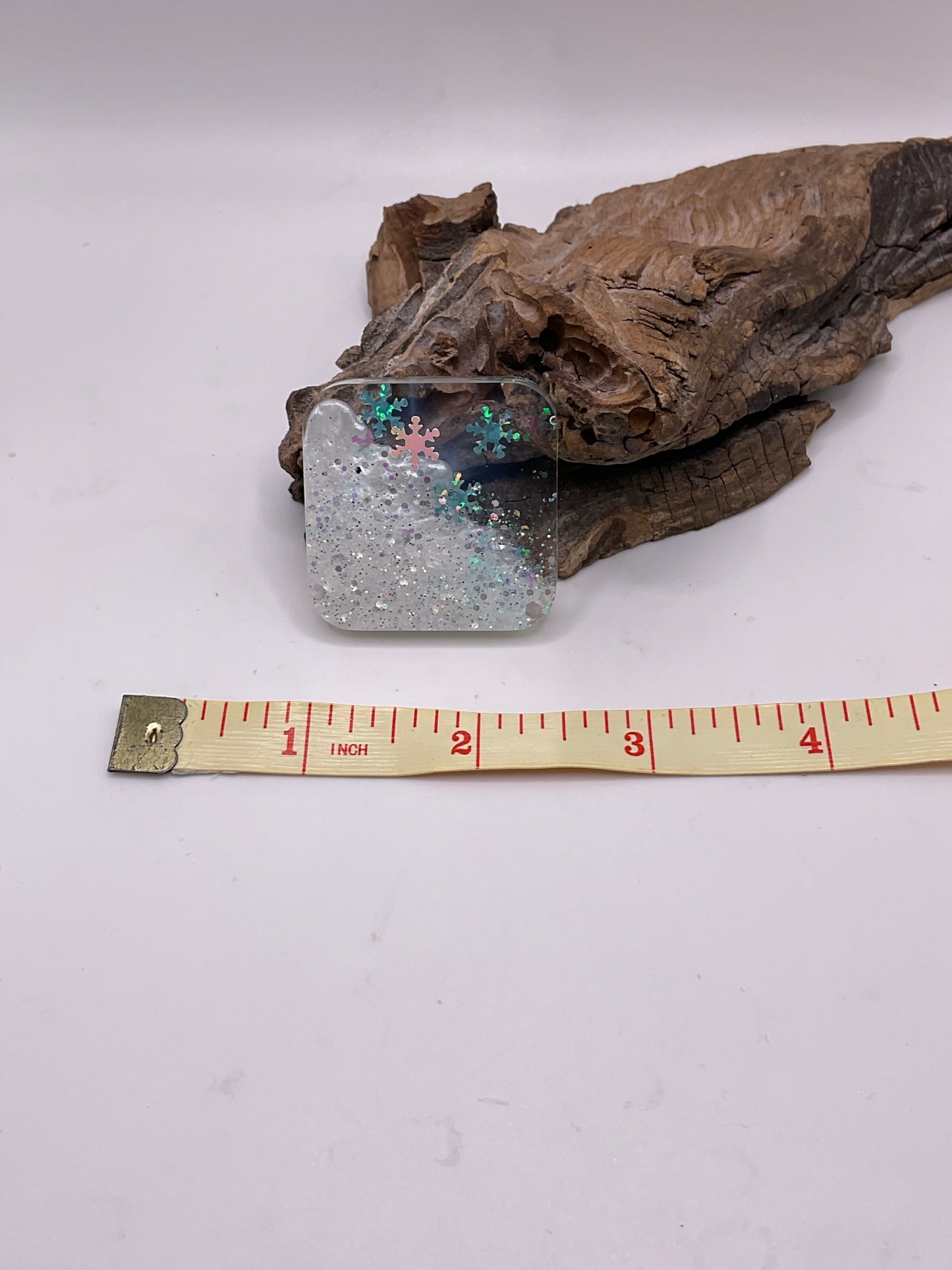 Snowflake Cover Minder 139