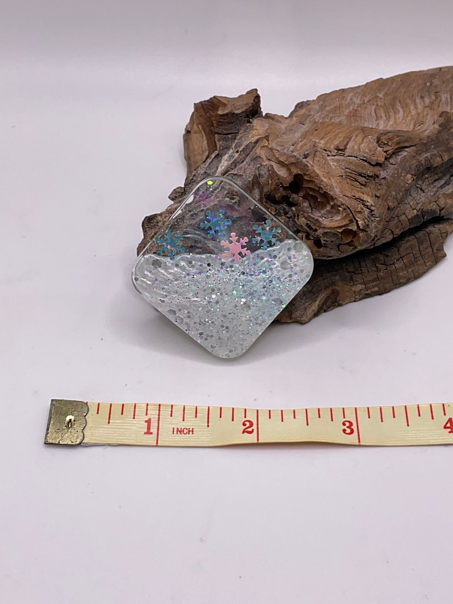 Snowflake Cover Minder 138