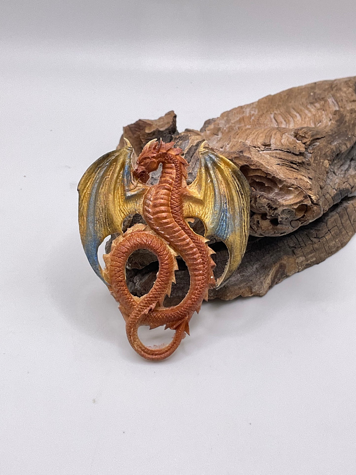 Dragon Scales Cover Minder 180