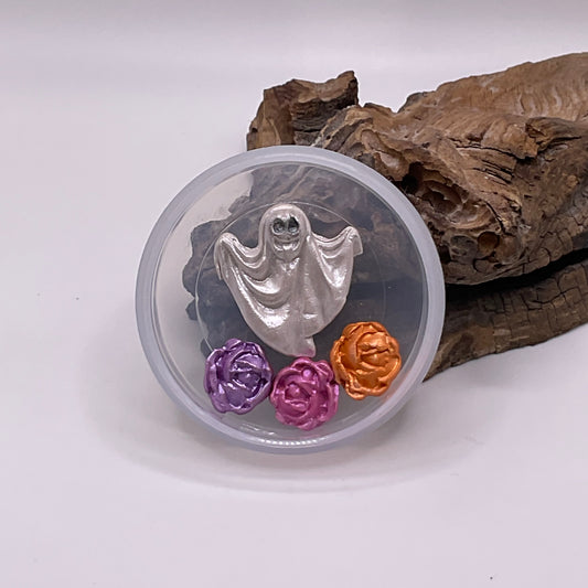 Ghost in the Garden Dot Putty